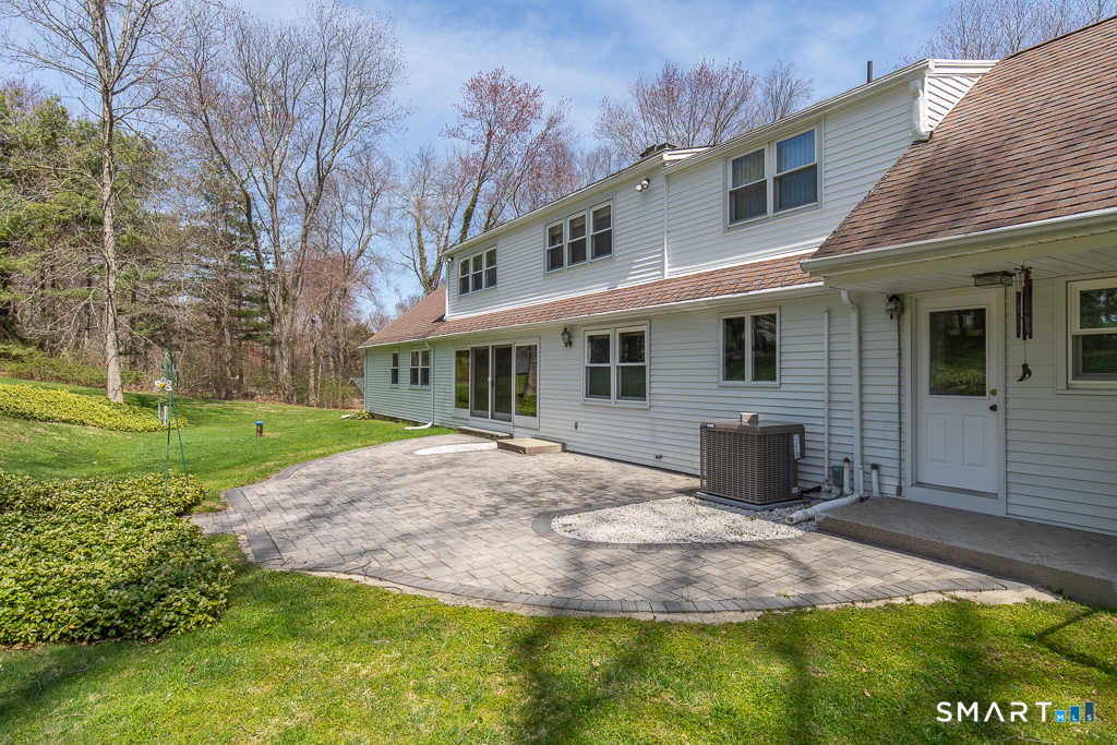 10 Edgehill Drive Woodbridge CT 06525