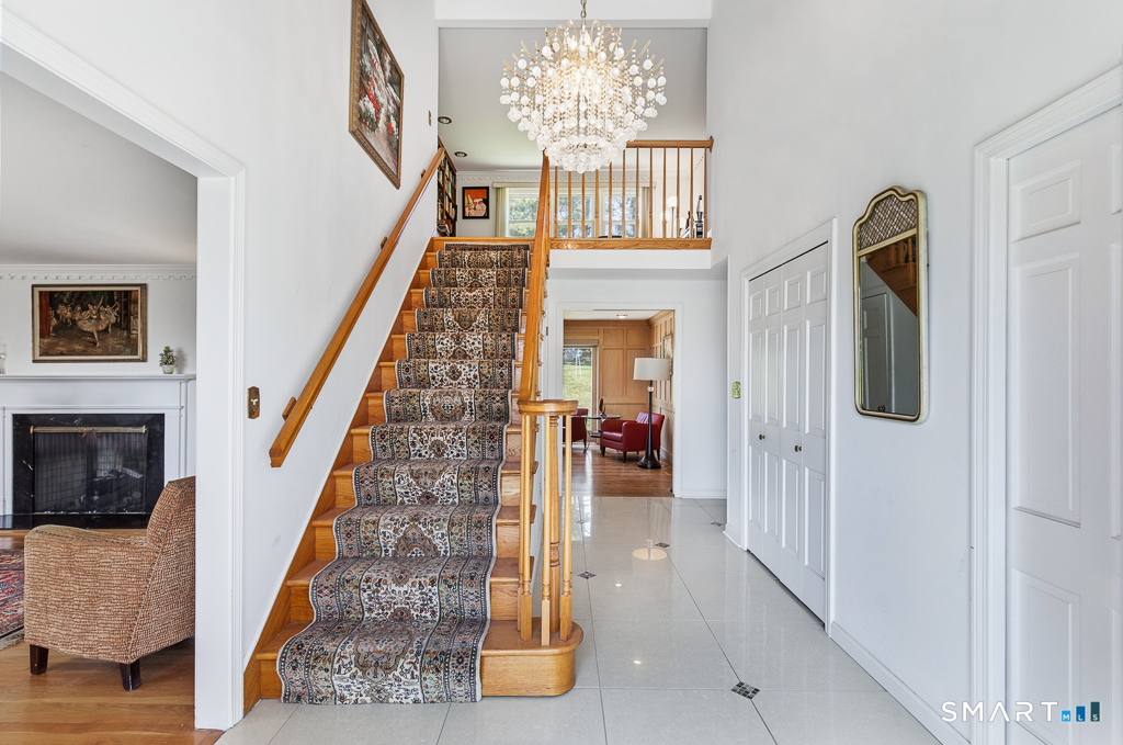 10 Edgehill Drive Woodbridge CT 06525