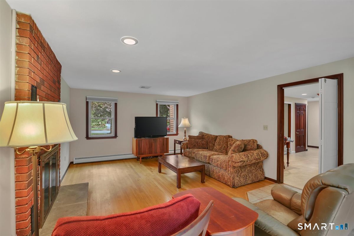 190 Valley View Road Manchester CT 06040