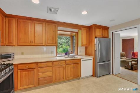 190 Valley View Road Manchester CT 06040