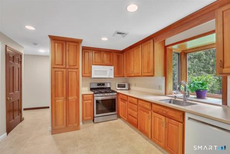 190 Valley View Road Manchester CT 06040