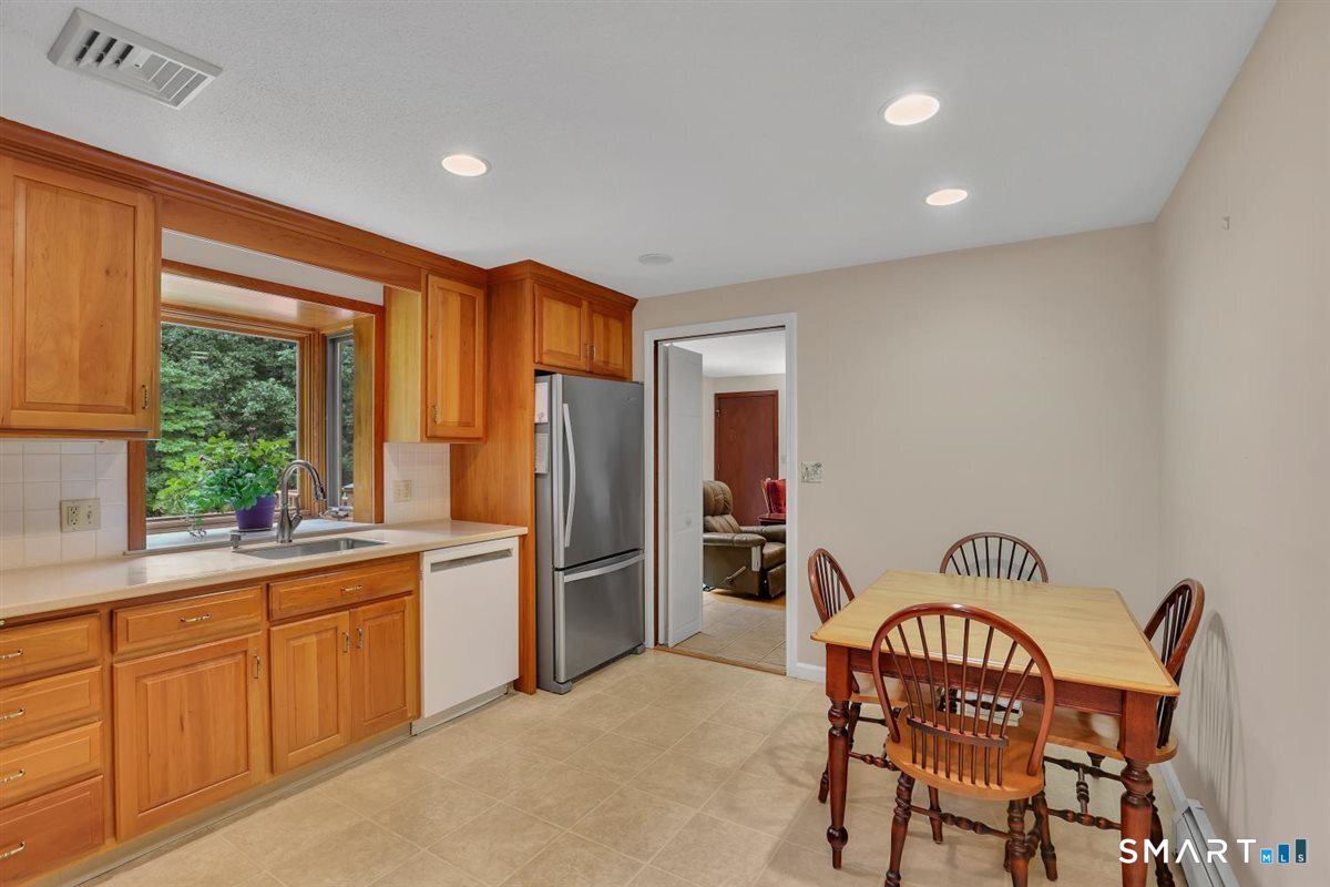 190 Valley View Road Manchester CT 06040