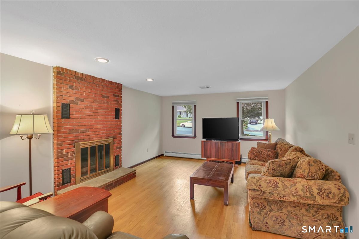 190 Valley View Road Manchester CT 06040
