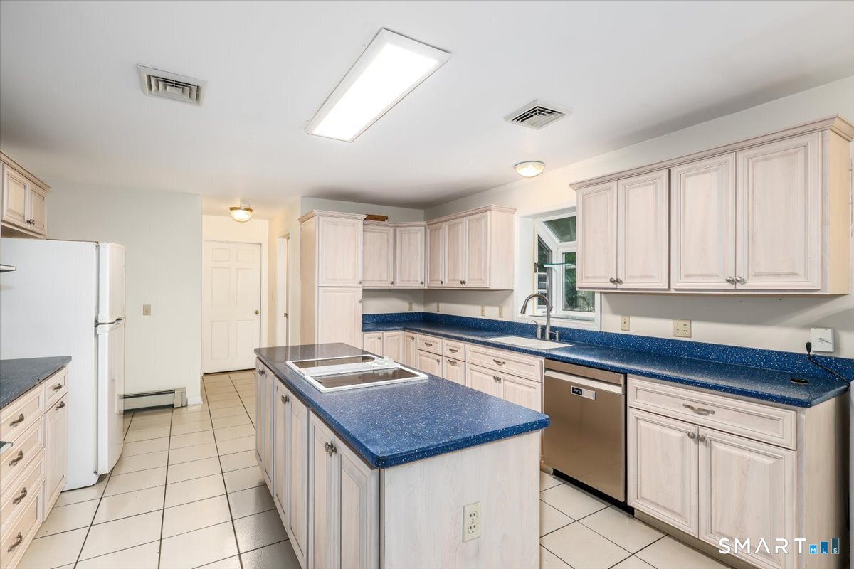 20 Dick Finn Road New Fairfield CT 06812