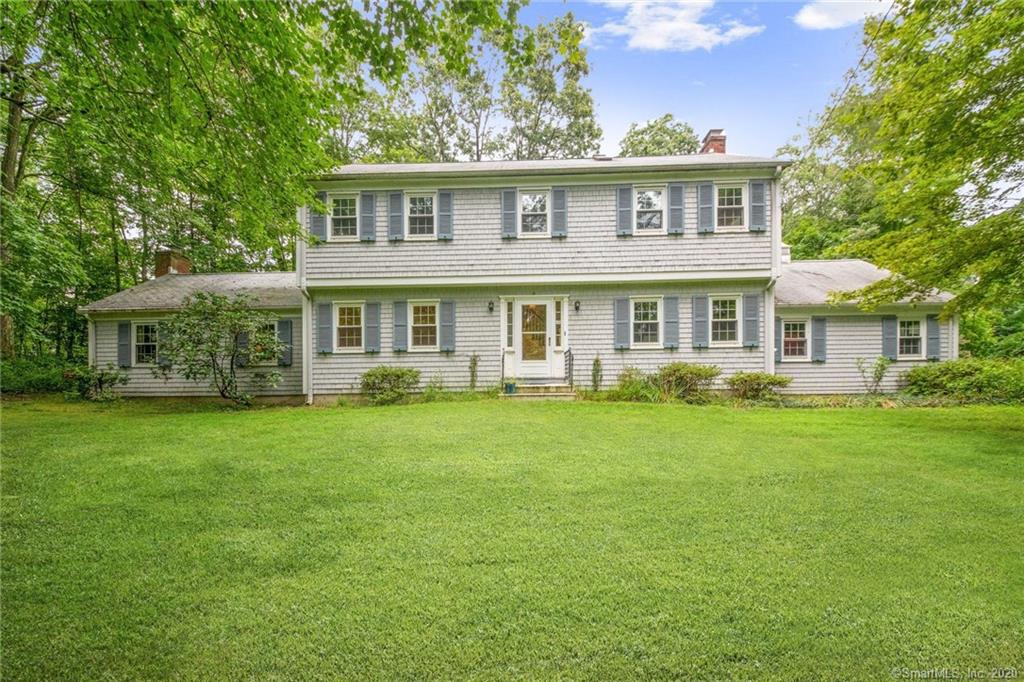 5 Cow Path Lane Woodbridge CT 06525
