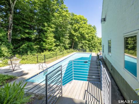 24 Mark Twain Lane Redding CT 06896