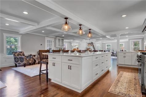 2222 Ridge Road North Haven CT 06473