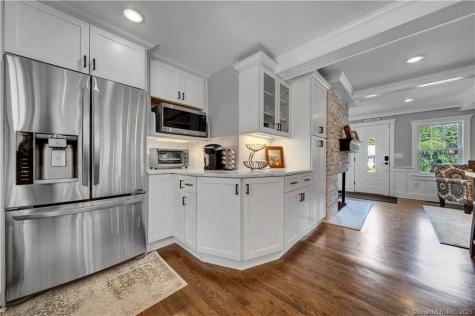 2222 Ridge Road North Haven CT 06473