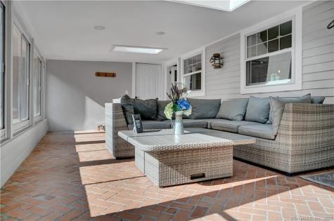2222 Ridge Road North Haven CT 06473