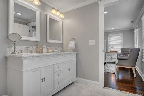 2222 Ridge Road North Haven CT 06473