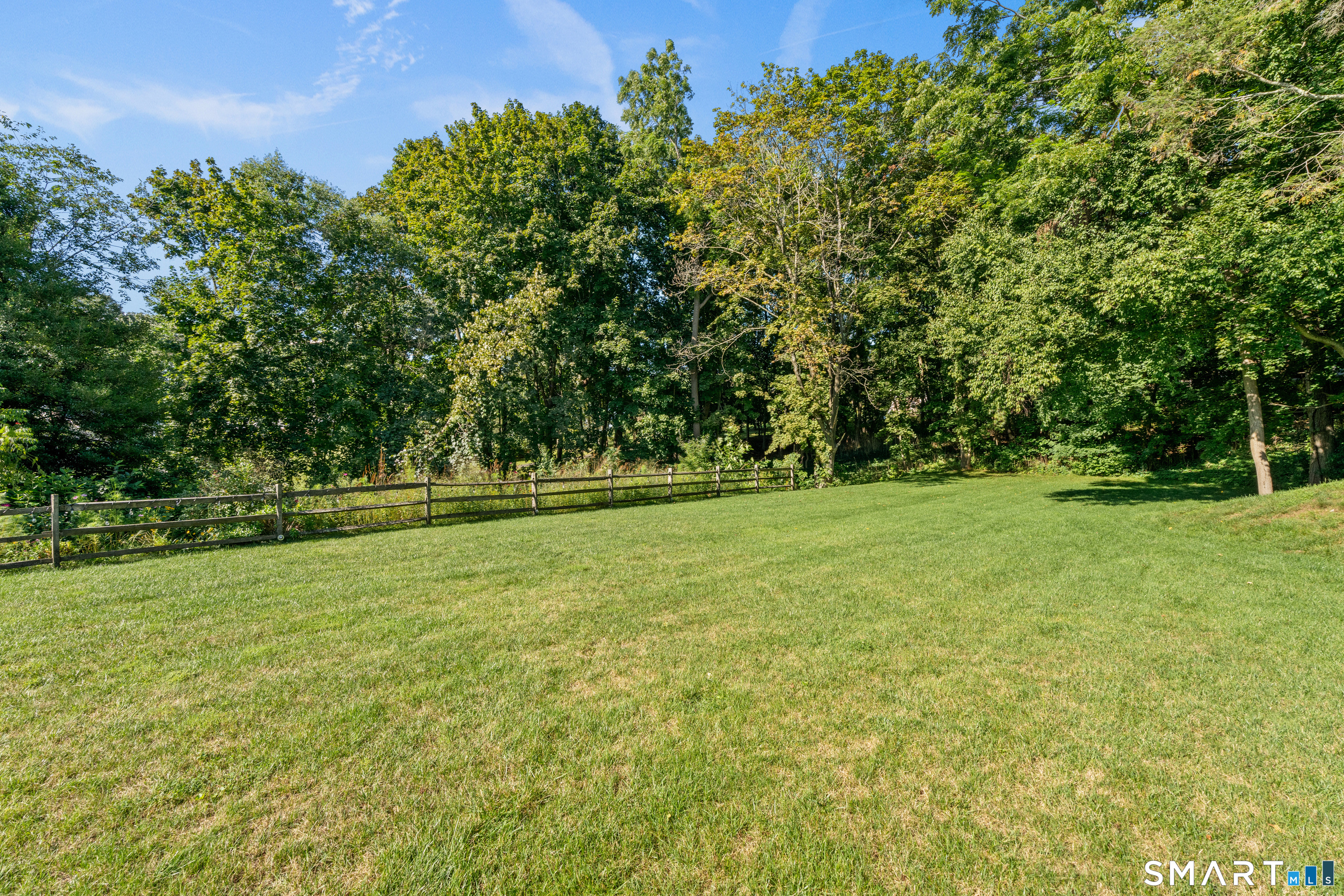2222 Ridge Road North Haven CT 06473