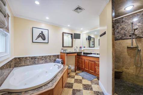 15 Flak Lane New Fairfield CT 06812