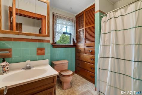 124 Hunt Lane East Haven CT 06512