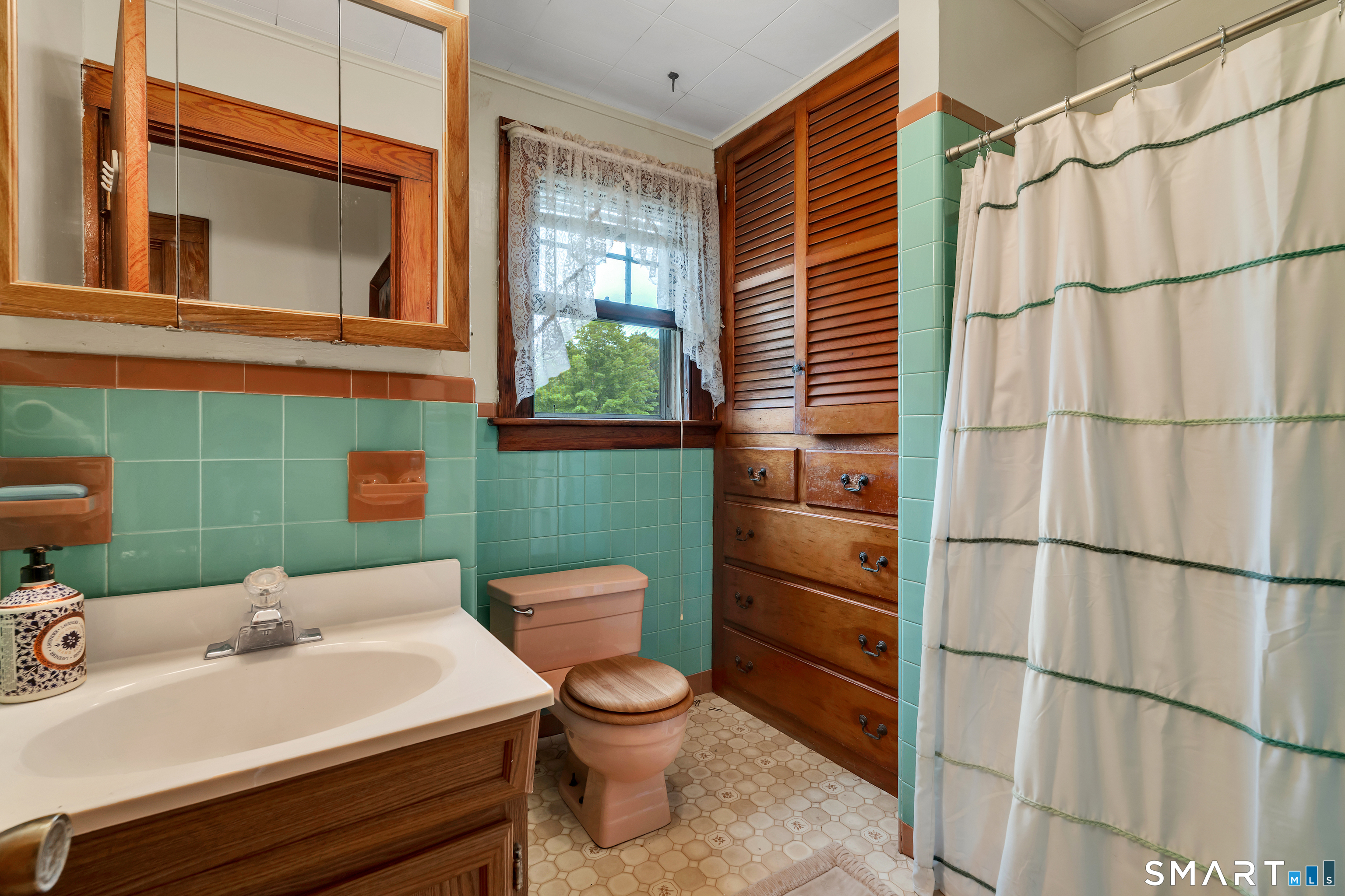 124 Hunt Lane East Haven CT 06512