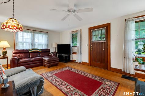 124 Hunt Lane East Haven CT 06512