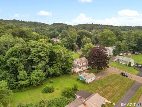 124 Hunt Lane East Haven CT 06512
