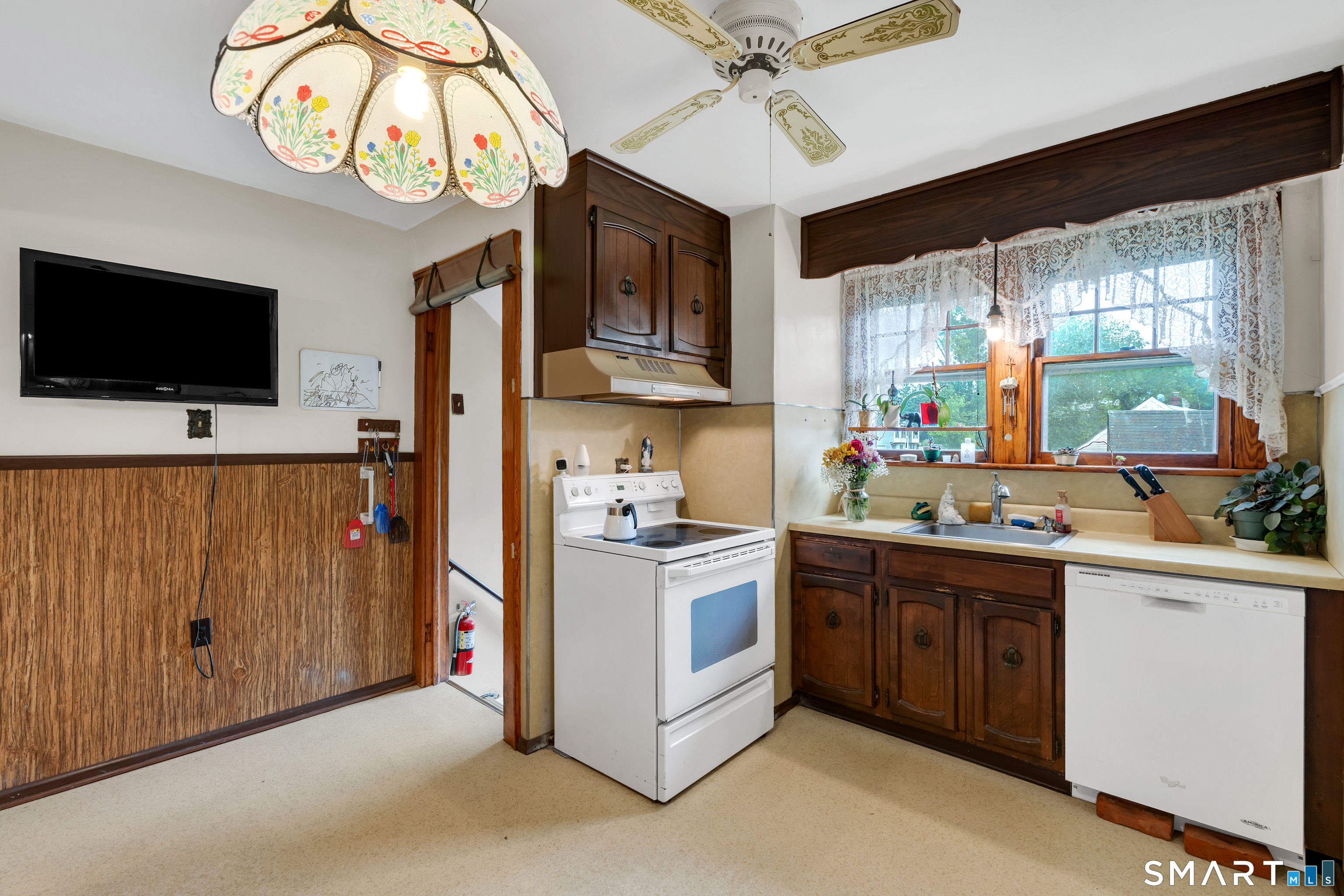 124 Hunt Lane East Haven CT 06512