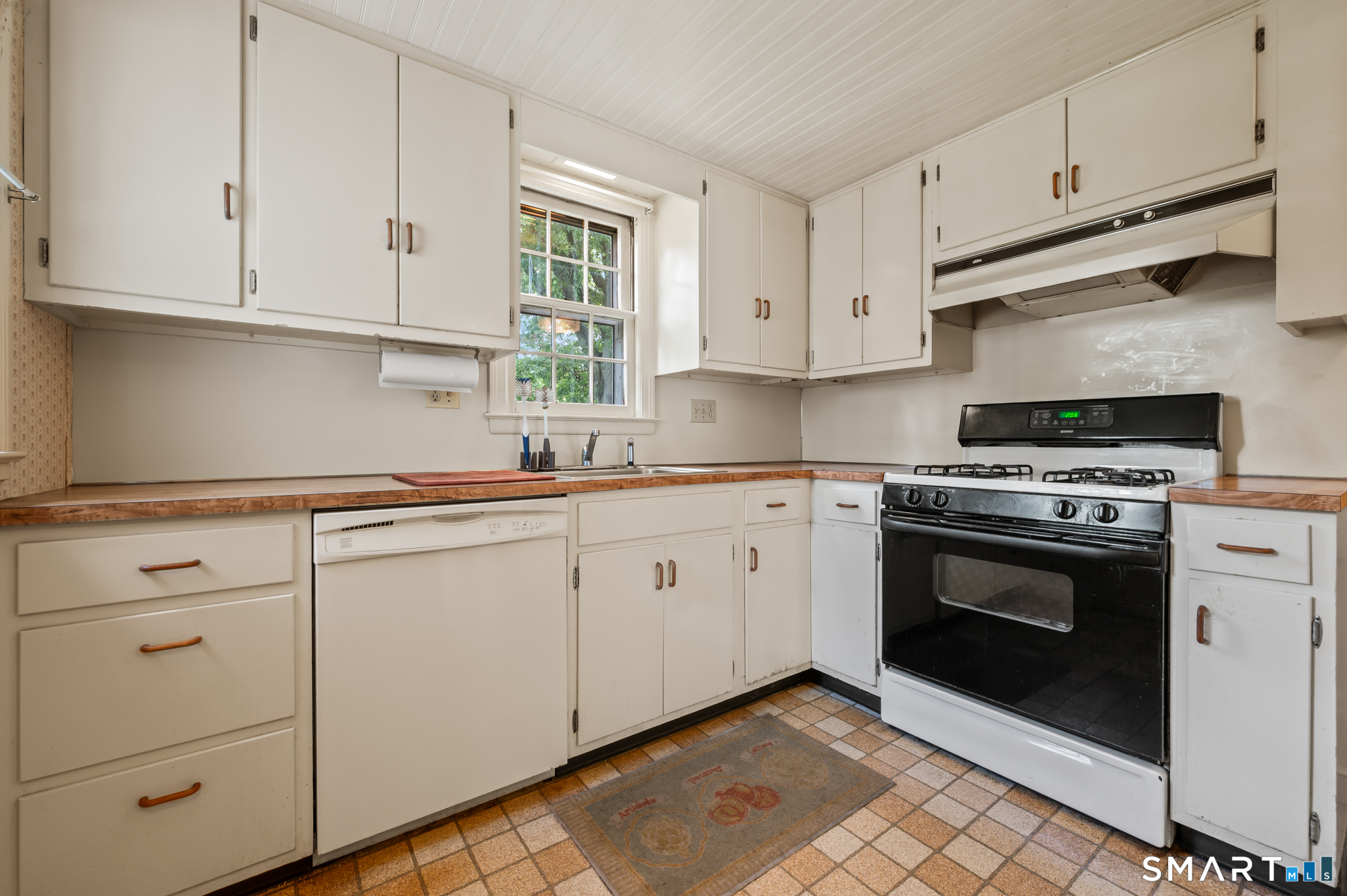 12 Greenhurst Road West Hartford CT 06107