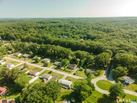 17 Meeting House Lane Ledyard CT 06339