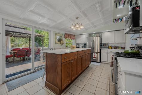 17 Meeting House Lane Ledyard CT 06339