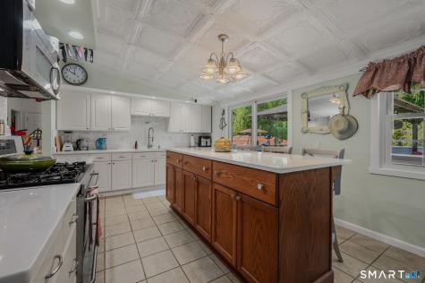 17 Meeting House Lane Ledyard CT 06339