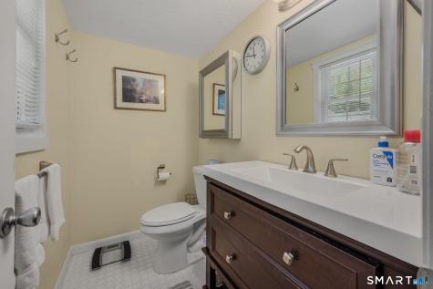 17 Meeting House Lane Ledyard CT 06339