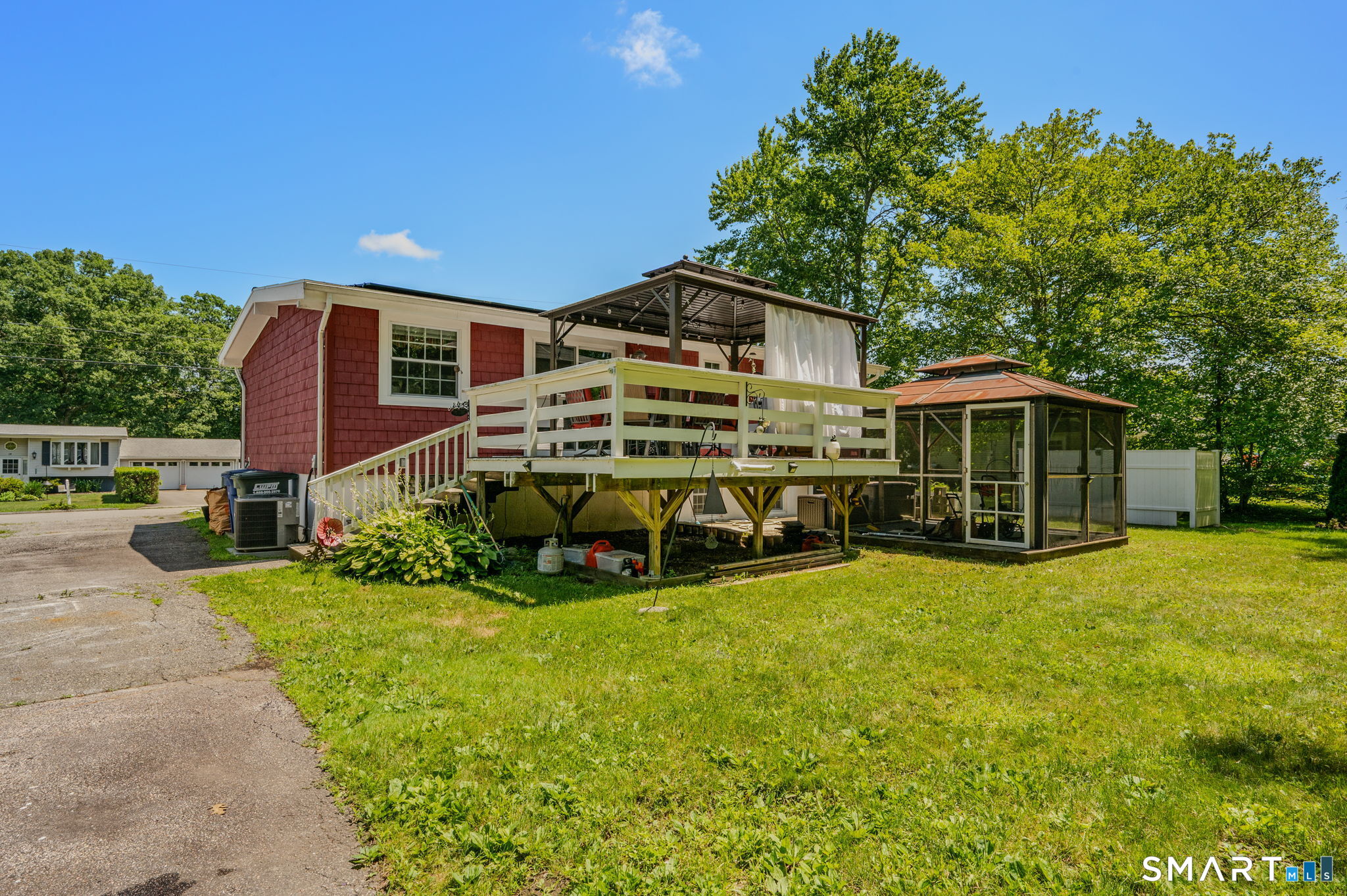 17 Meeting House Lane Ledyard CT 06339