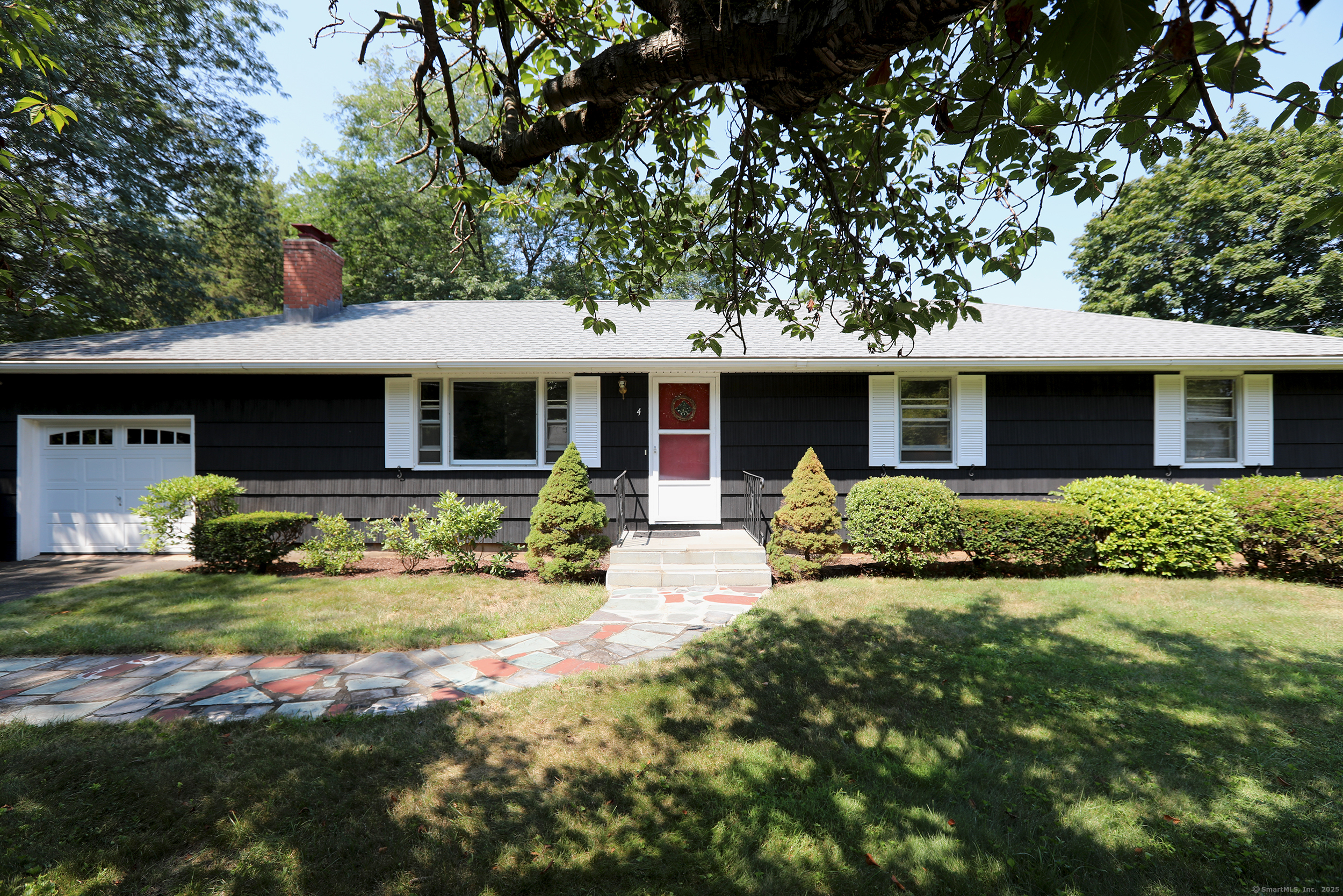 4 Foothills Way Bloomfield CT 06002