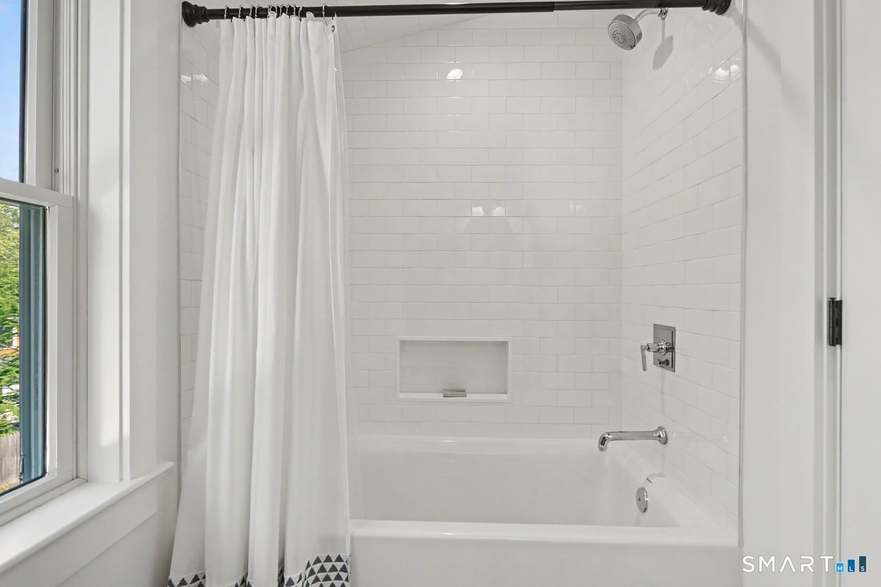 240 Henry Street Fairfield CT 06824