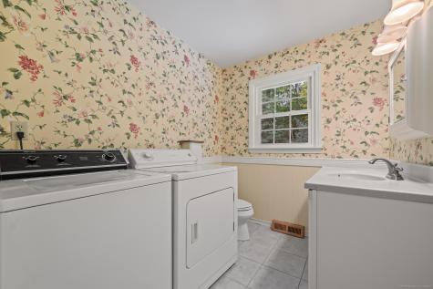 18 Hayes Avenue Ellington CT 06029