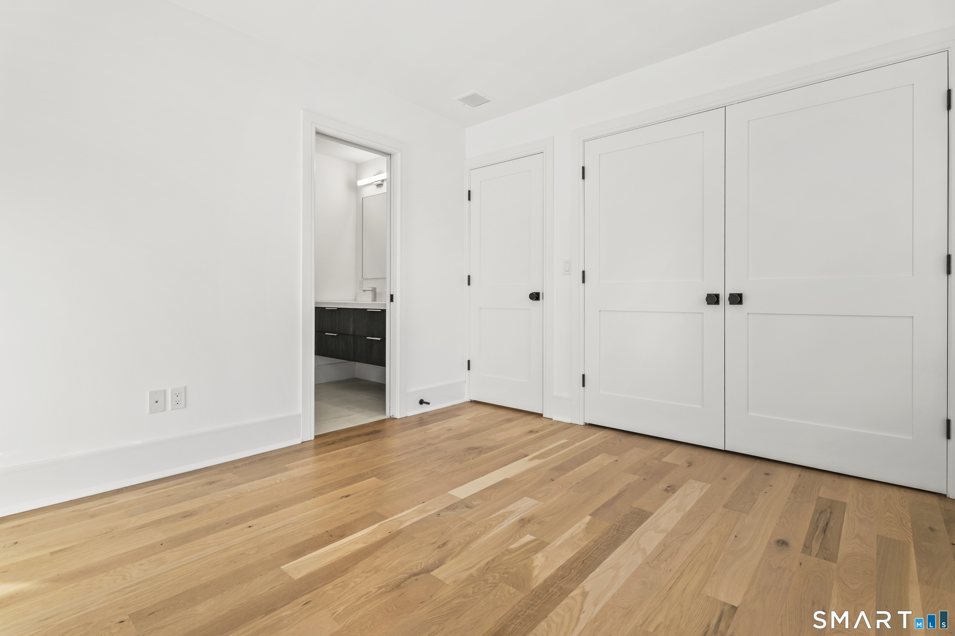 28 Country Road Fairfield CT 06824