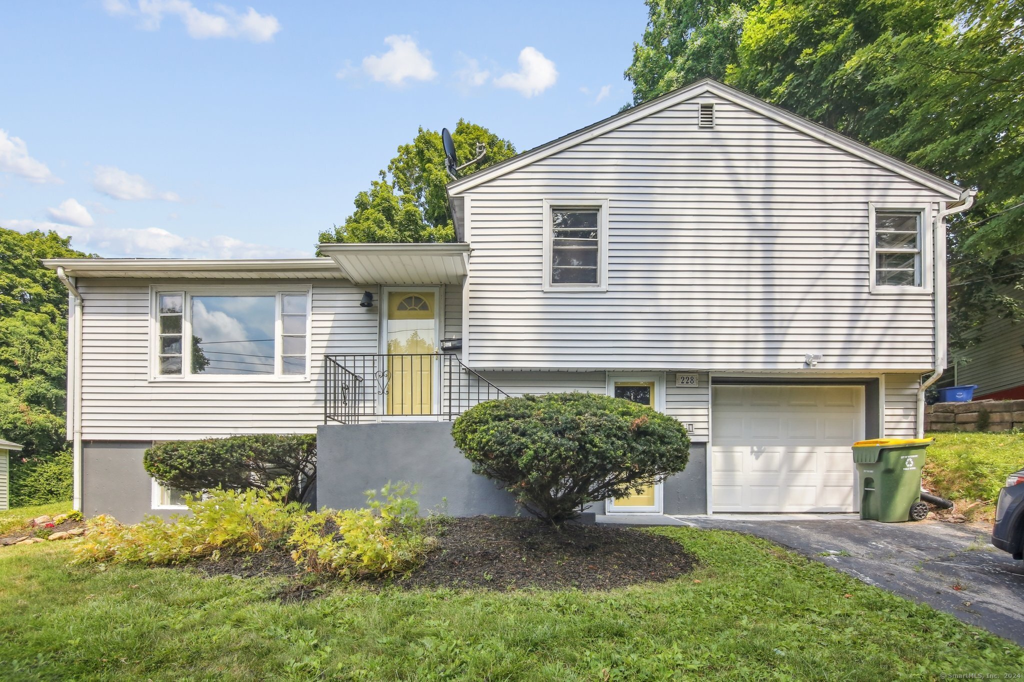 228 Fiske Street Waterbury CT 06710
