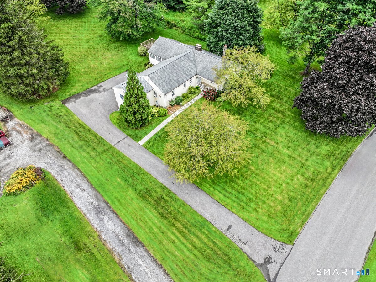 11 Jefferson Drive New Milford CT 06776