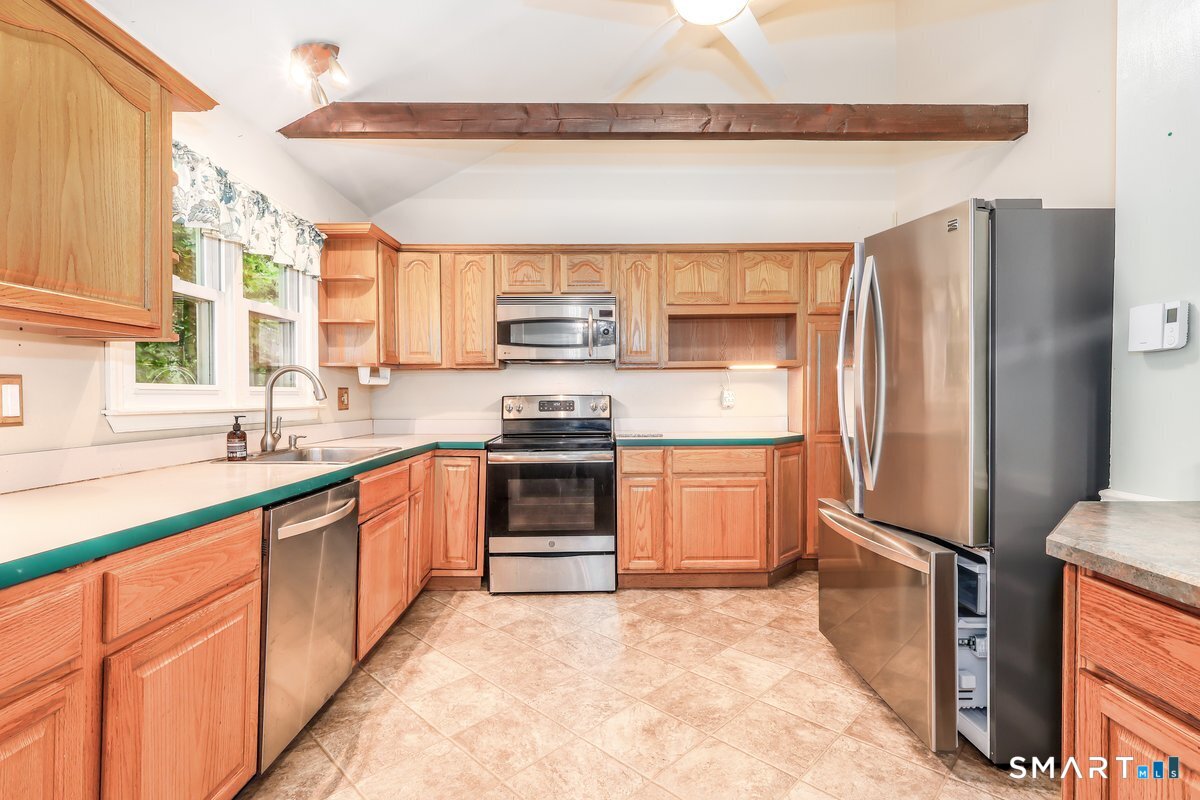 11 Jefferson Drive New Milford CT 06776