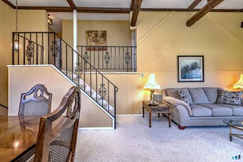 25 Cameo Court Stratford CT 06614