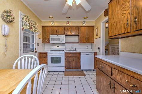 25 Cameo Court Stratford CT 06614