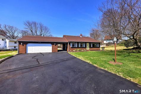 25 Cameo Court Stratford CT 06614