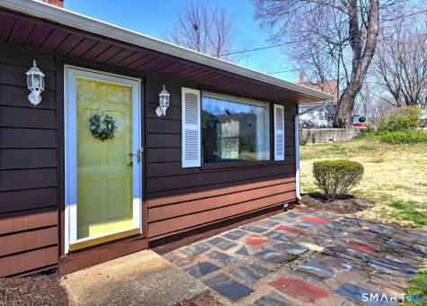 25 Cameo Court Stratford CT 06614