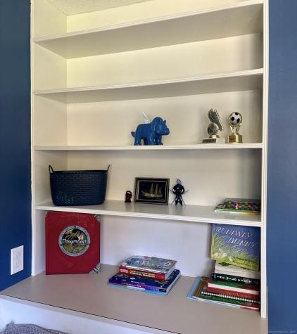 19 Glenbrook Drive Simsbury CT 06092