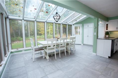 19 Glenbrook Drive Simsbury CT 06092