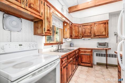9 Manning Street New Fairfield CT 06812