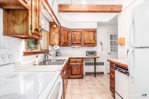9 Manning Street New Fairfield CT 06812