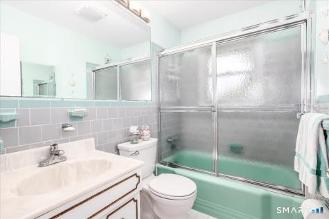 9 Manning Street New Fairfield CT 06812