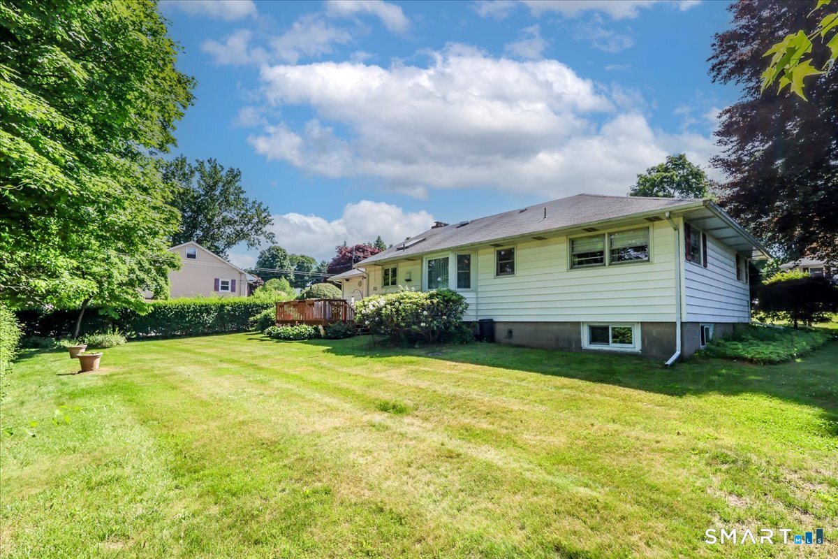 9 Manning Street New Fairfield CT 06812