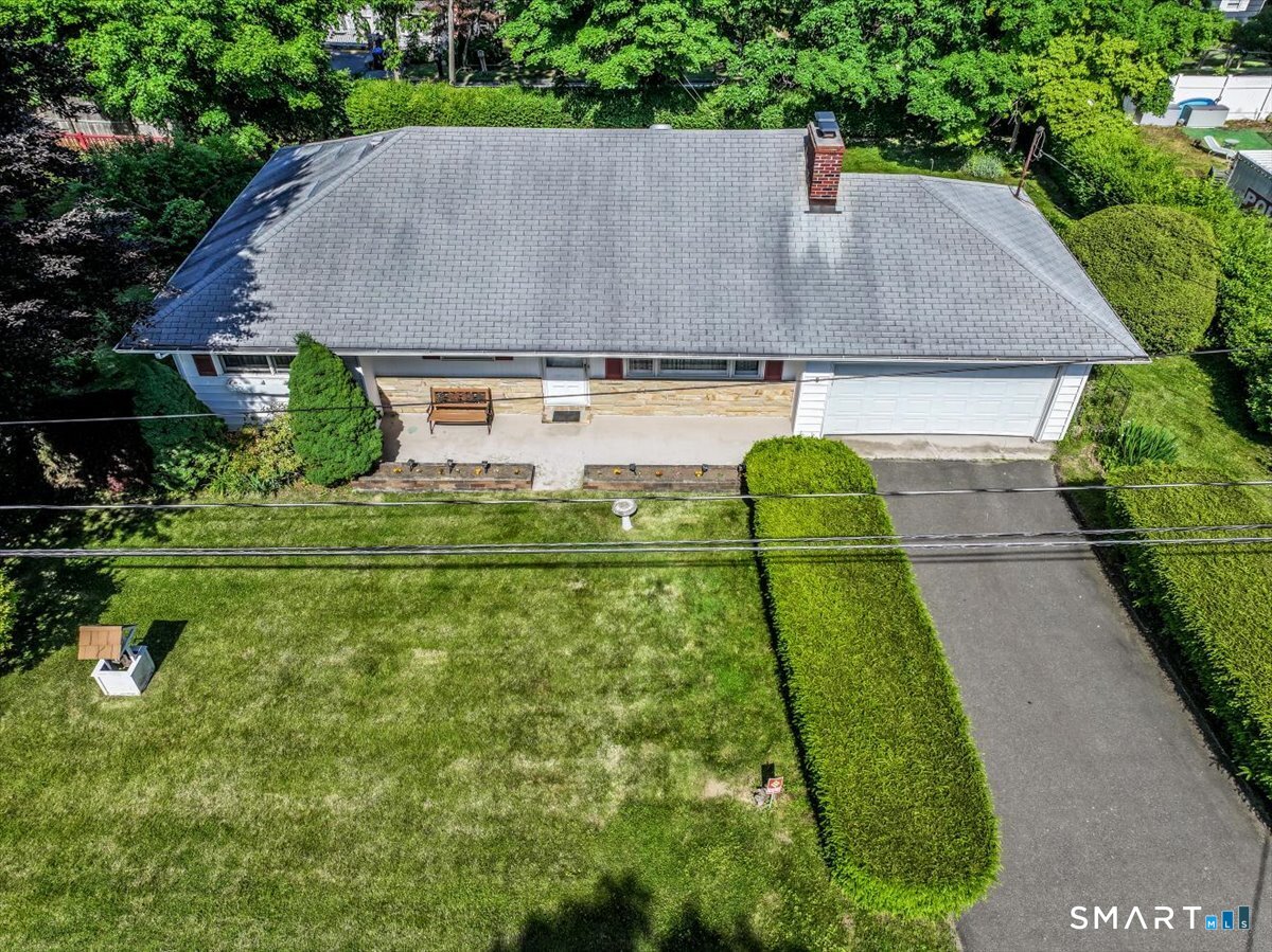 9 Manning Street New Fairfield CT 06812