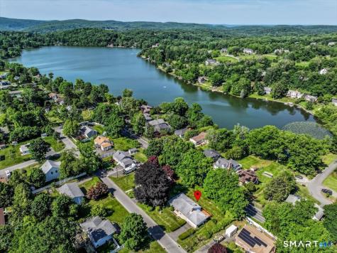 9 Manning Street New Fairfield CT 06812