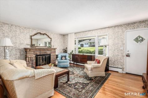 9 Manning Street New Fairfield CT 06812