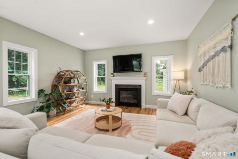 11 Harness Way Granby CT 06035