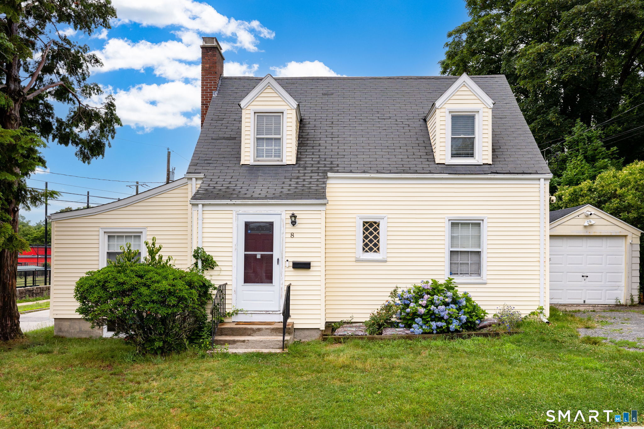 8 Georgiana Street New London CT 06320