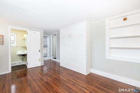 8 Georgiana Street New London CT 06320